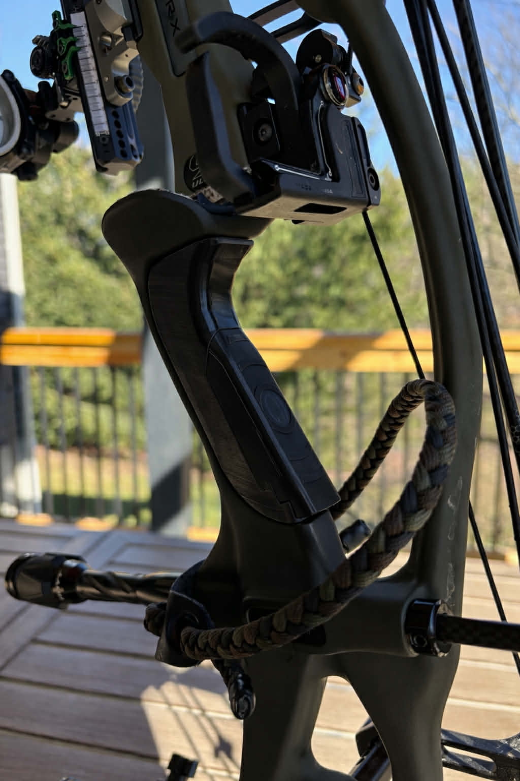 Adjustable Hoyt Hunting Bow Grip